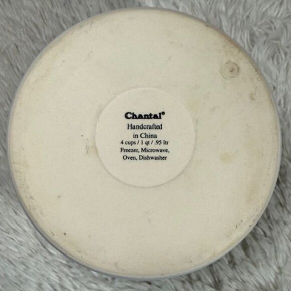 Vintage Chantal White 1qt Round Baking Dish with Glass Lid - Picture 7 of 9